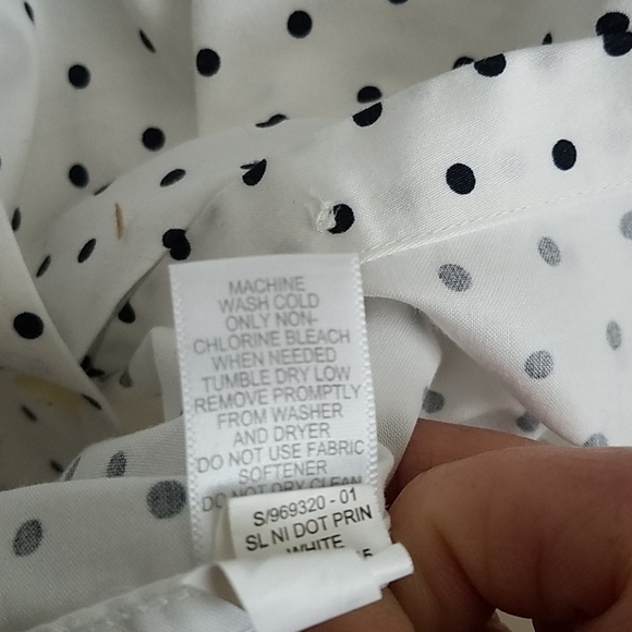 Banana Republic non iron blouse - Picture 4 of 5